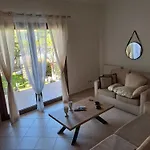 Vakantiehuis παραδοσιακη λαζαρατα *