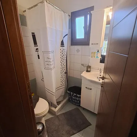παραδοσιακη λαζαρατα בית נופש