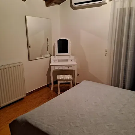 παραδοσιακη λαζαρατα בית נופש