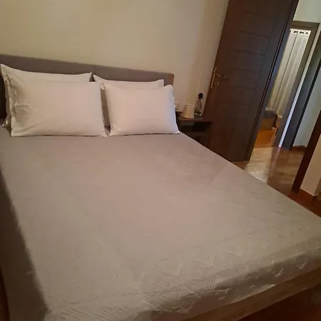 παραδοσιακη λαζαρατα בית נופש