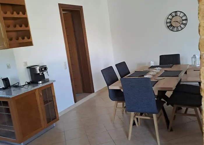 παραδοσιακη λαζαρατα Дом отдыха *