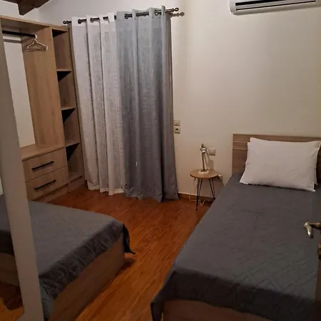 παραδοσιακη λαζαρατα Casa de Férias Lazaráta